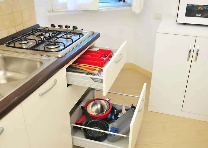 CARDINAL STUDIO - 2 steps from Vatican&Ottaviano metro - Secure, vibrant, wealthy, accessibile P r a t i district - Warm multilanguage guest care Appartamento Roma