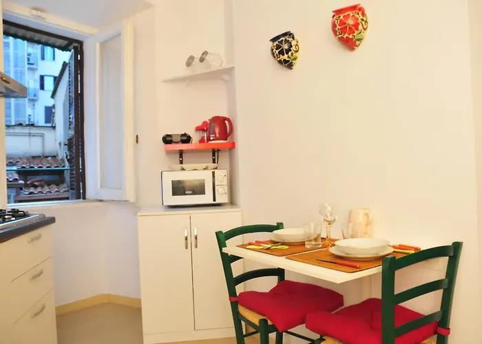 CARDINAL STUDIO - 2 steps from Vatican&Ottaviano metro - Secure, vibrant, wealthy, accessibile P r a t i district - Warm multilanguage guest care Appartamento Roma